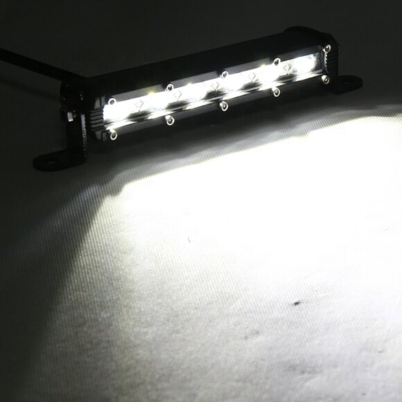 Светодиодная LED фара AutoSide AS-18/S-T3C 18 Вт (дальний) Светодиодная LED фара AutoSide AS-18/S-T3C 18 Вт (дальний)